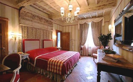 luxury vacation villa hotel in Chianti