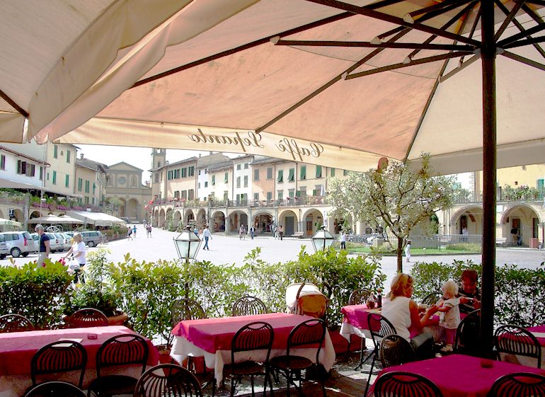 Piazza Matteotti, the main piazza of Greve in Chianti